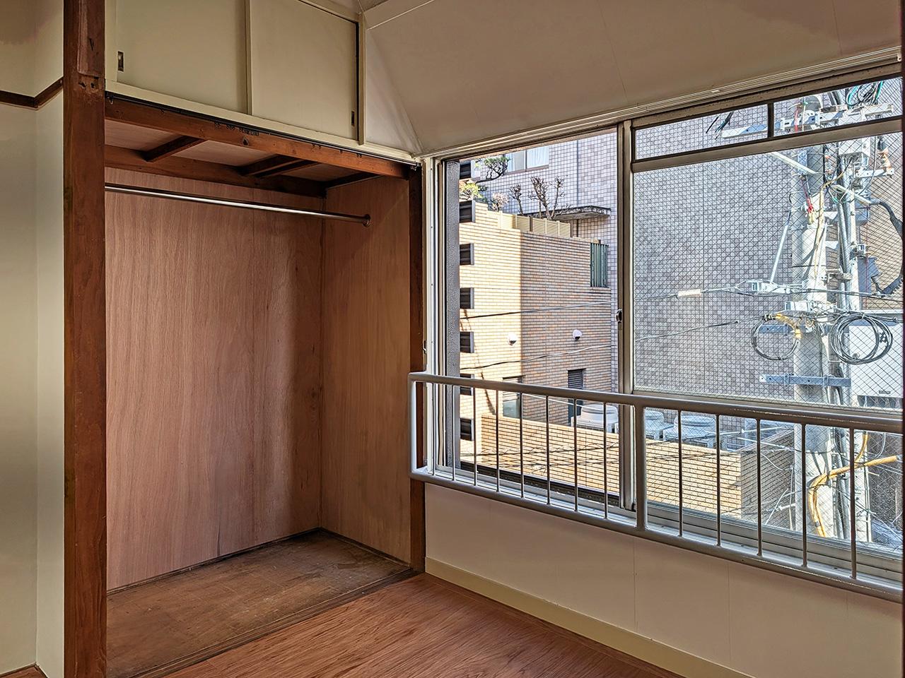 福岡市中央区高砂の賃貸物件/ハンガーパイプ付きの収納もあり。