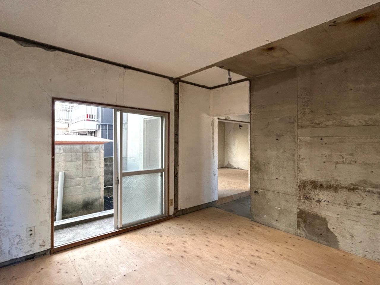 福岡市早良区城西の賃貸物件/コンクリート剥き出しの壁は、このまま活かしても◎