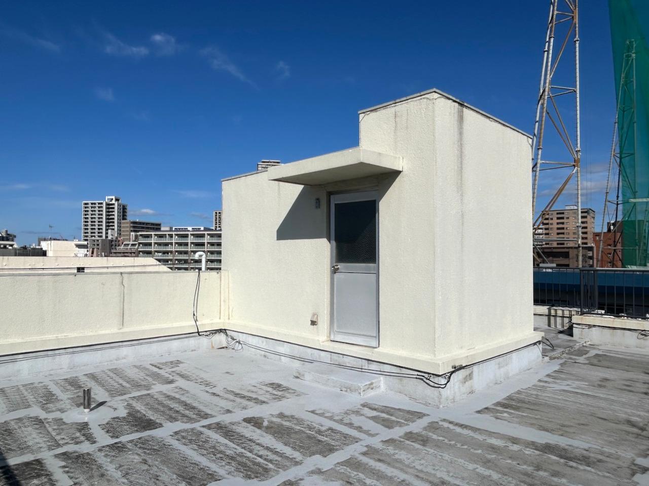 福岡市早良区城西の賃貸物件/居住者限定で、屋上スペースに行くこともできます。