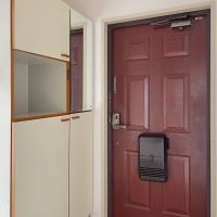 北九州市門司区藤松の賃貸物件/板チョコみたいな玄関扉です