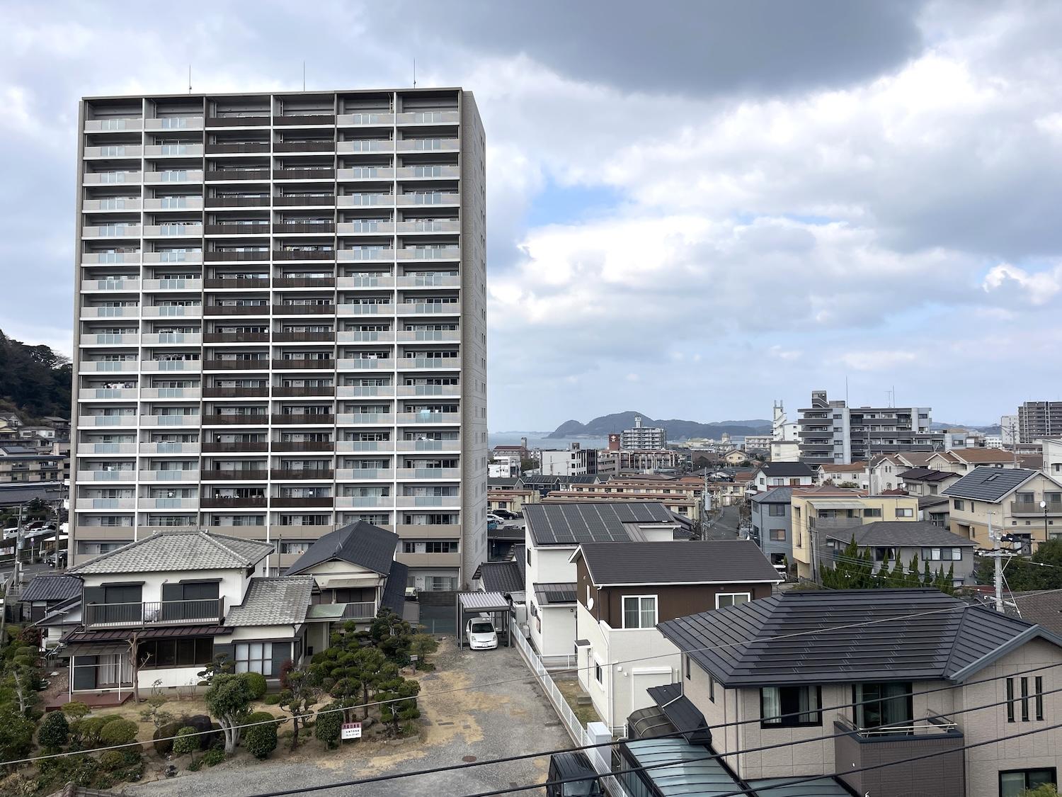 北九州市門司区藤松の賃貸物件/よく見ると海も眺められます