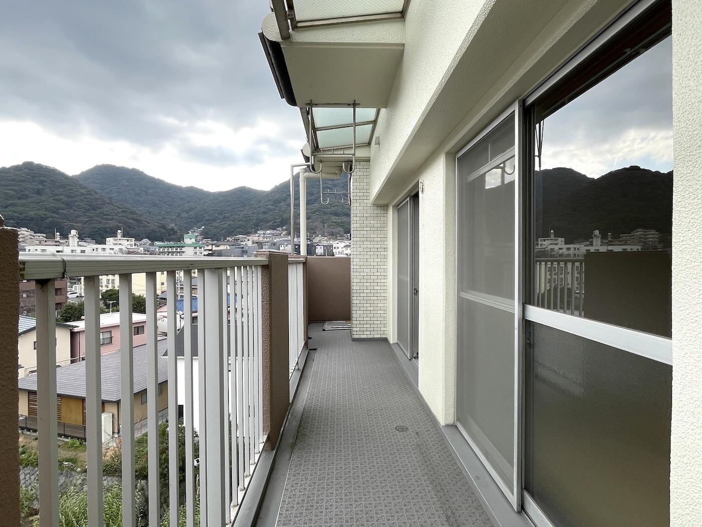 北九州市門司区藤松の賃貸物件/ルーフバルコニーの他に、普通サイズのバルコニーも、、！