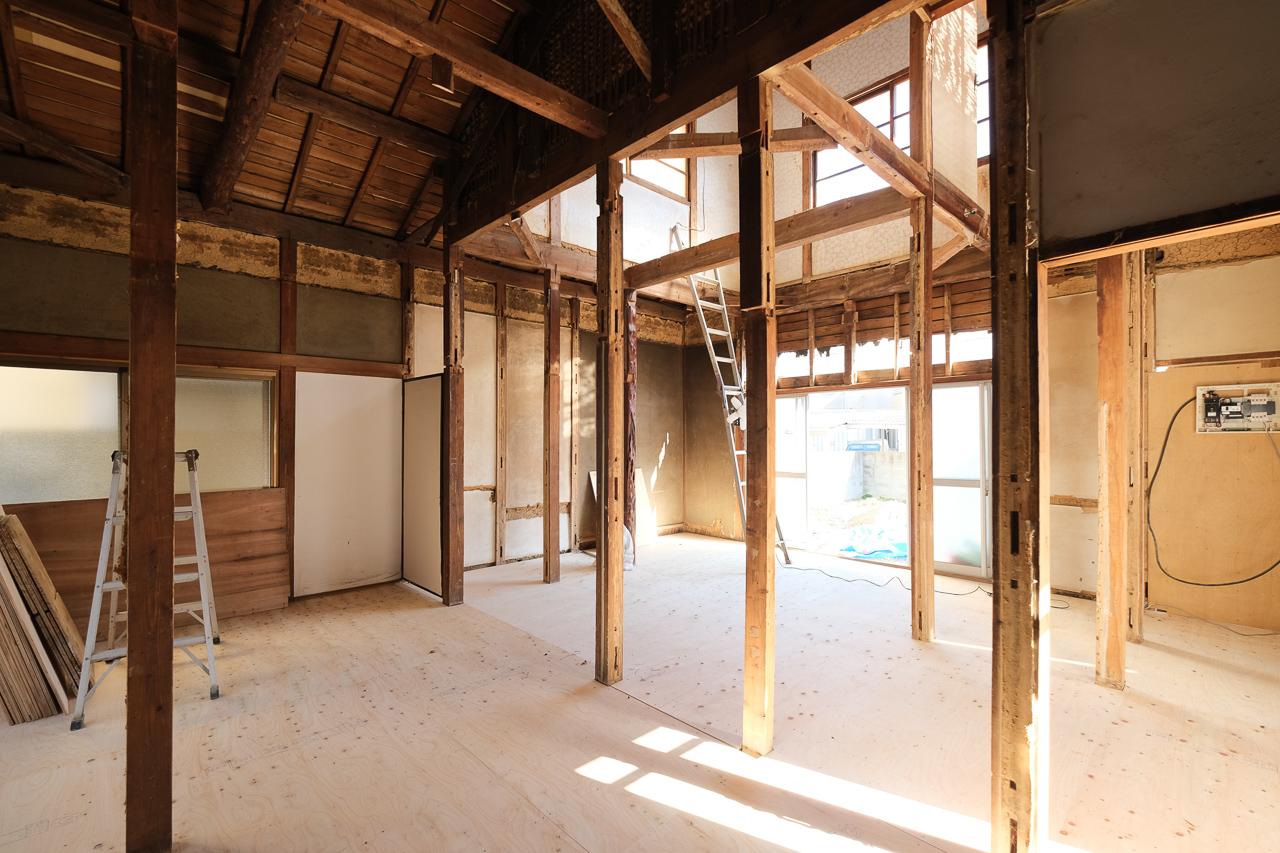 福岡市中央区桜坂の賃貸物件/壁で区切りすぎない構成。
このままワンフロアで使うのも、用途に合わせて区切るのも自由。