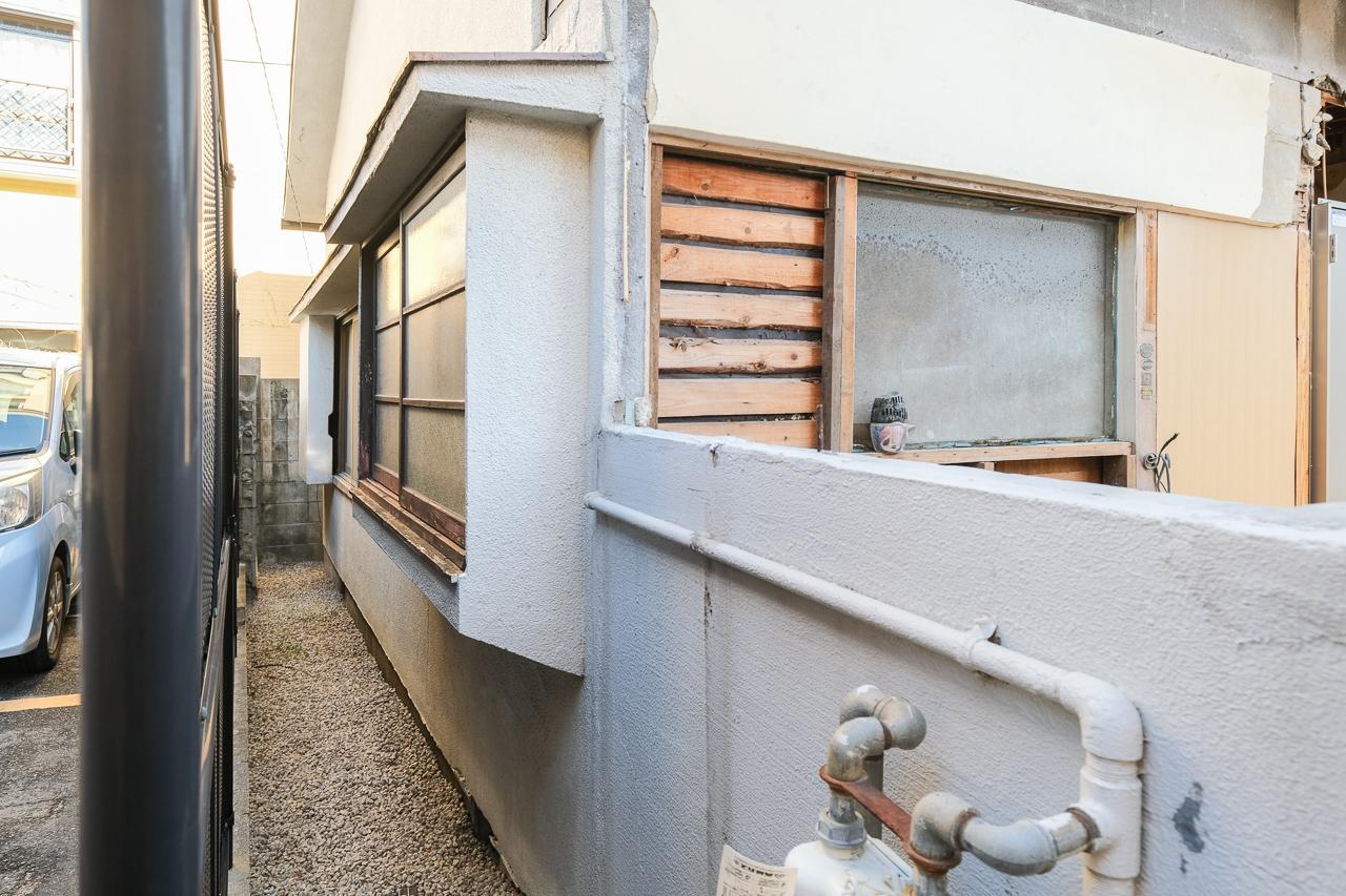 福岡市中央区桜坂の賃貸物件/建物裏側。