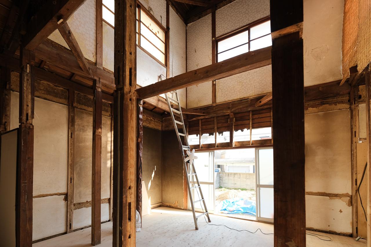 福岡市中央区桜坂の賃貸物件/2階部分を解体し、思い切って吹き抜けに。