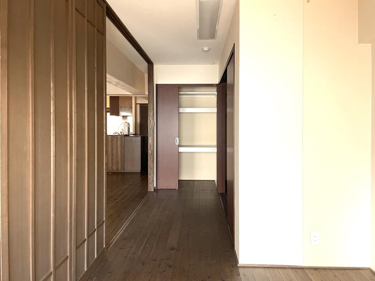 北九州市門司区東本町の賃貸物件/洋室の手前に収納スペースあります