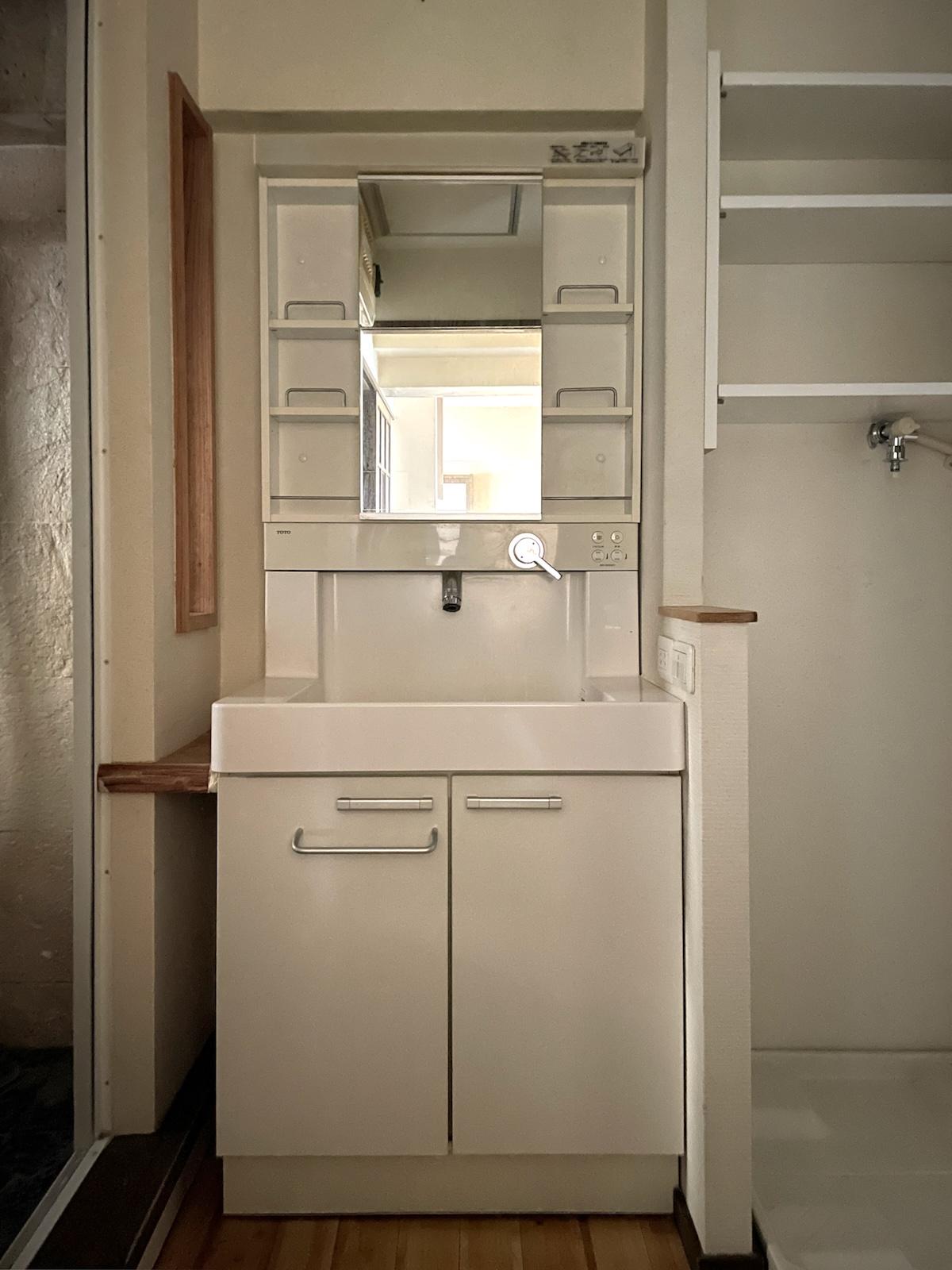 北九州市門司区東本町の賃貸物件/浴室すぐ横に使い勝手のいい独立洗面台