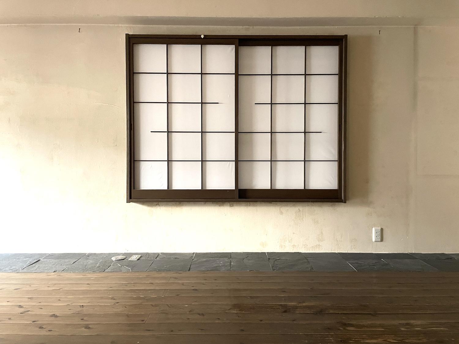 北九州市門司区東本町の賃貸物件/無垢床&times;スレートタイル&times;襖の組み合わせが意外にしっくりくる