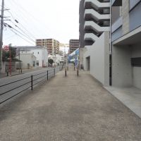 福岡市中央区六本松の賃貸物件/護国神社横の住宅街が目の前です。