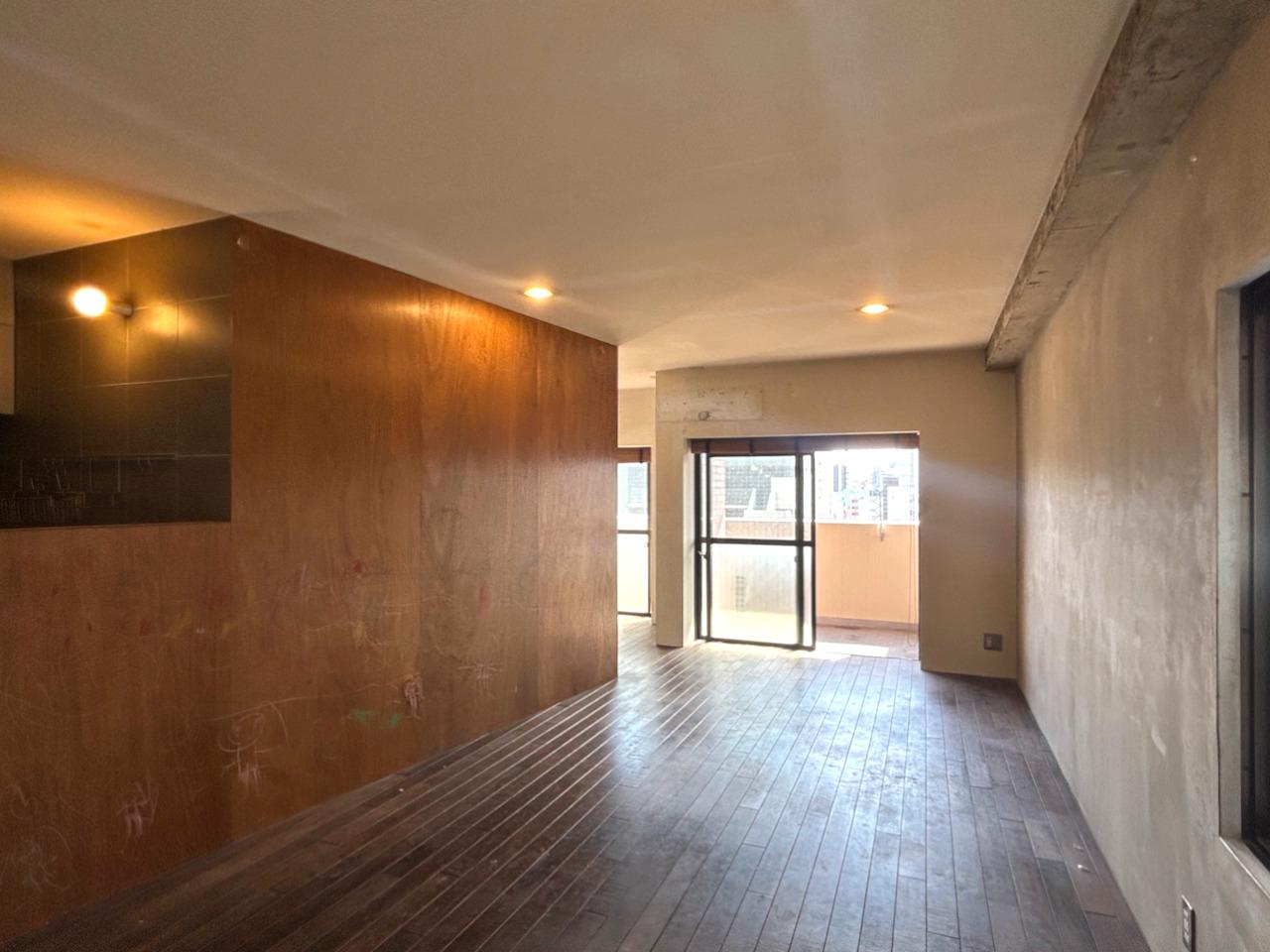 福岡市中央区大名の賃貸物件/ワークデスクやソファも置けるぐらいの広さ。