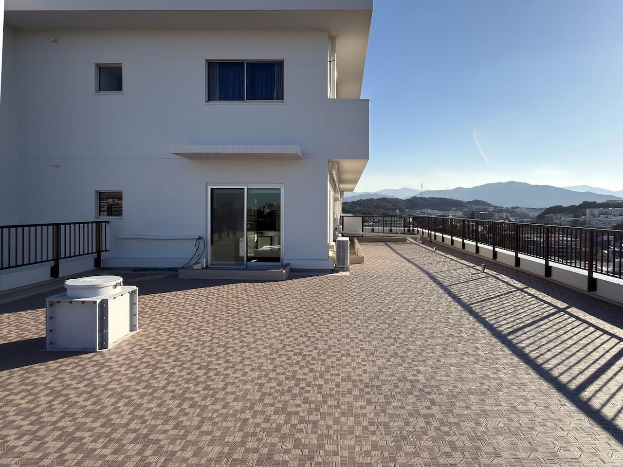 福岡市中央区平尾の賃貸物件/見よ！！この圧巻の広々バルコニー。