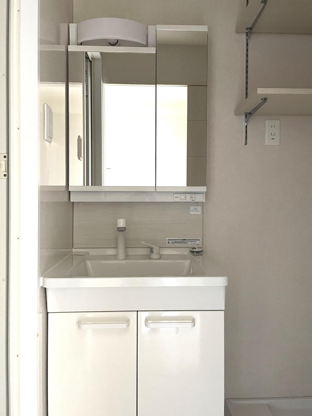 北九州市門司区西海岸の賃貸物件/お風呂場の横に独立洗面台