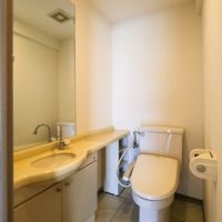 福岡市南区皿山の賃貸物件/トイレは広々としています。