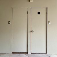 福岡市城南区鳥飼の賃貸物件/左側の扉は元浴室スペース。倉庫として利用できそう。