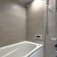 福岡市中央区浄水通の売買物件/一般的なユニットバス。サイズは少し小さめです。