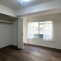 福岡市中央区浄水通の売買物件/各洋室はクローゼットの収納もばっちり。空間をすっきり保てます。