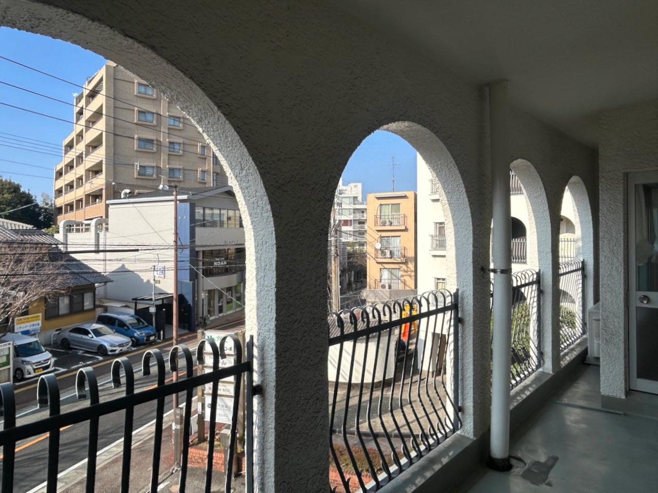 福岡市中央区浄水通の売買物件/バルコニー。ここに植物を置いたりしても素敵そう。