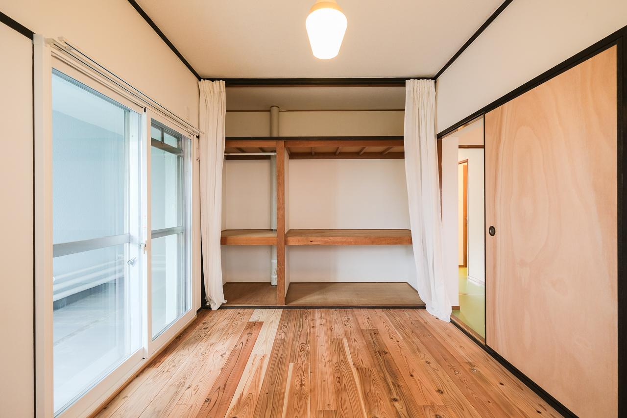 福岡市中央区小笹の賃貸物件/2部屋ある洋室は八女杉の無垢フローリング。