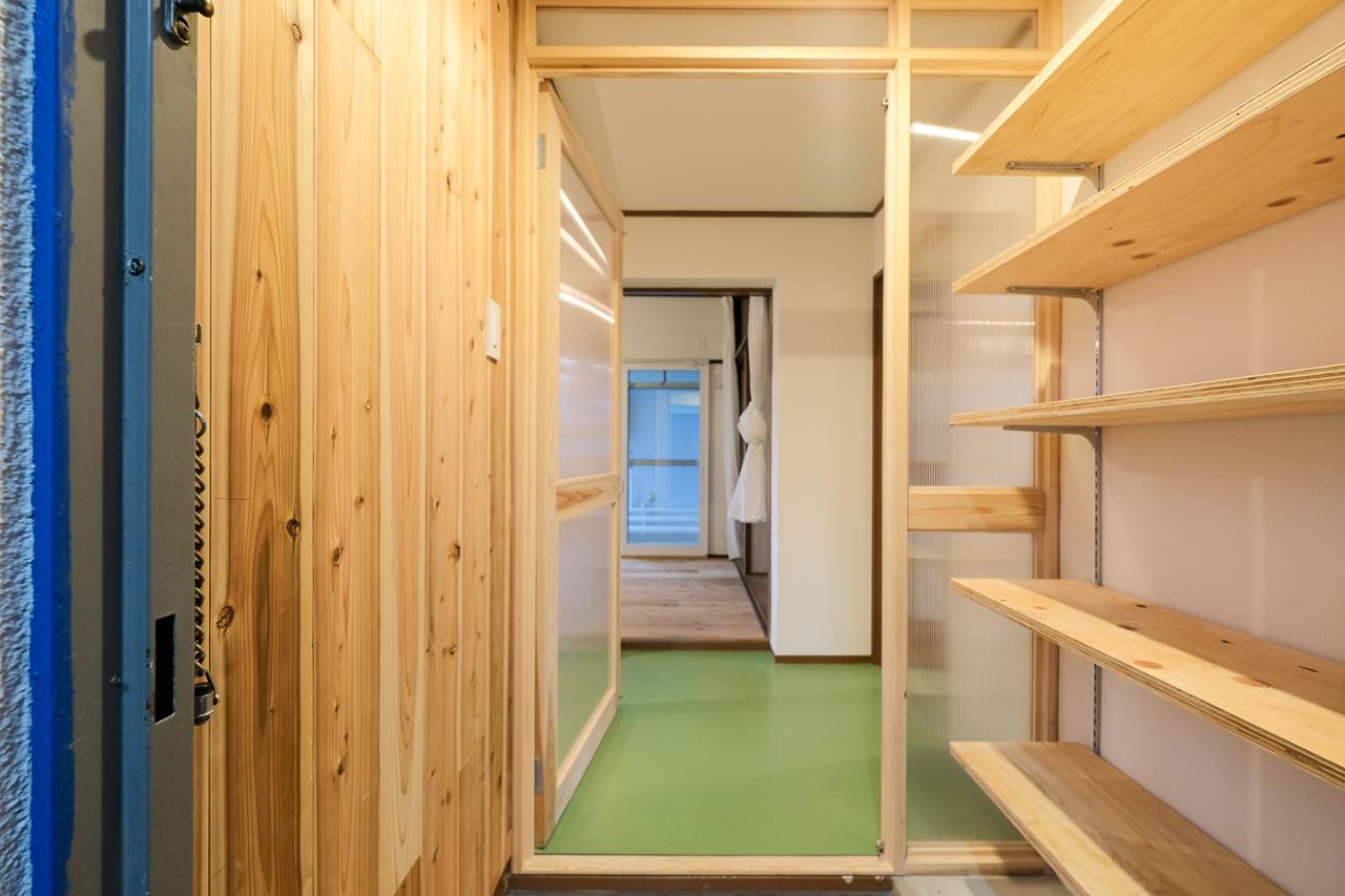 福岡市中央区小笹の賃貸物件/玄関から見た様子。