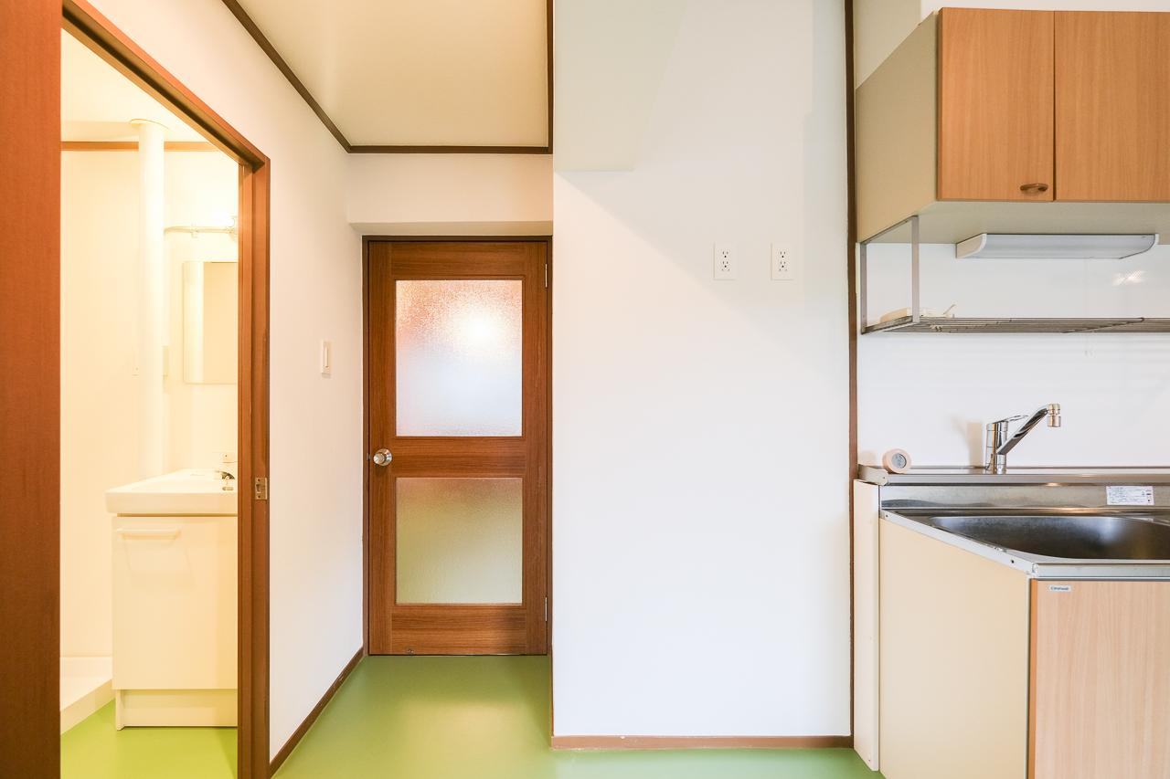 福岡市中央区小笹の賃貸物件/この奥に玄関と洋室があります。