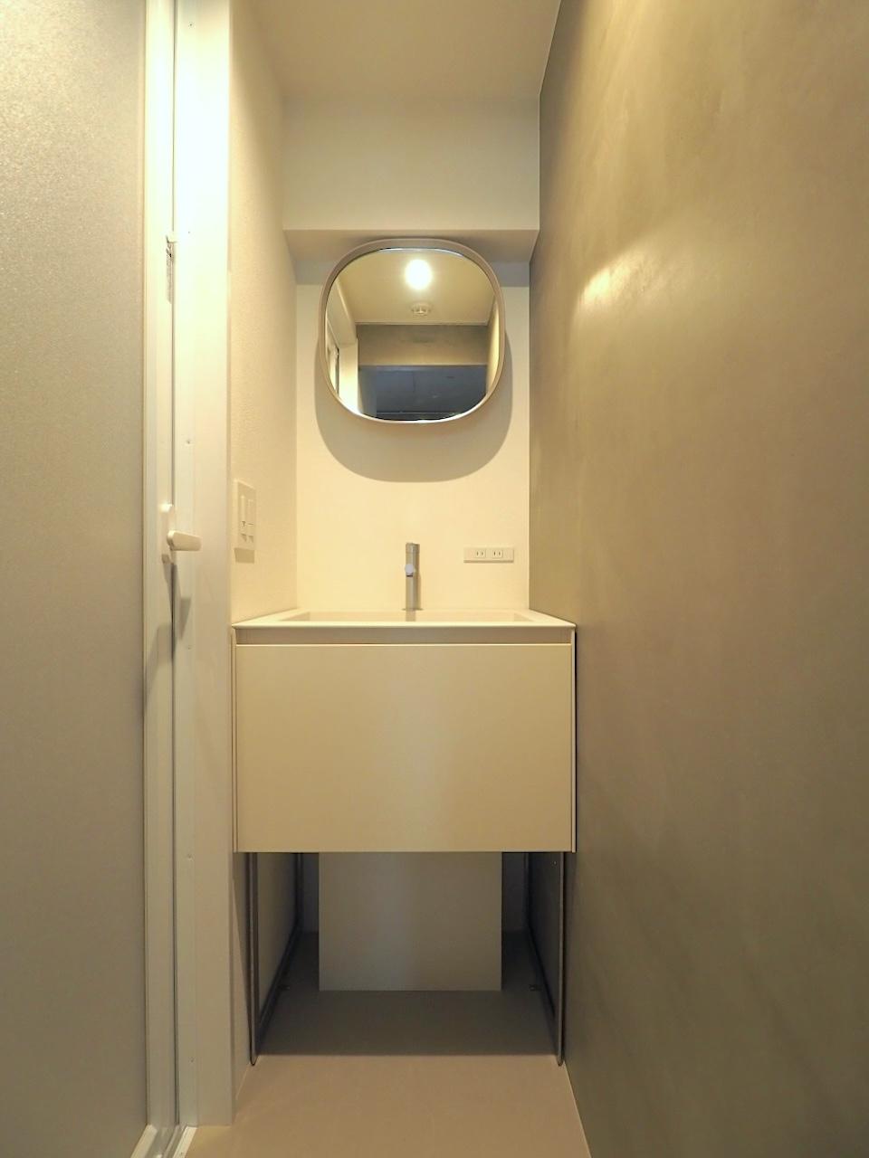 福岡市南区向野の売買物件/絵になる独立洗面台。