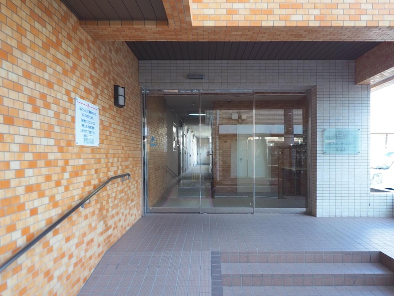 福岡市南区向野の売買物件/建物入り口。オートロックはありません。