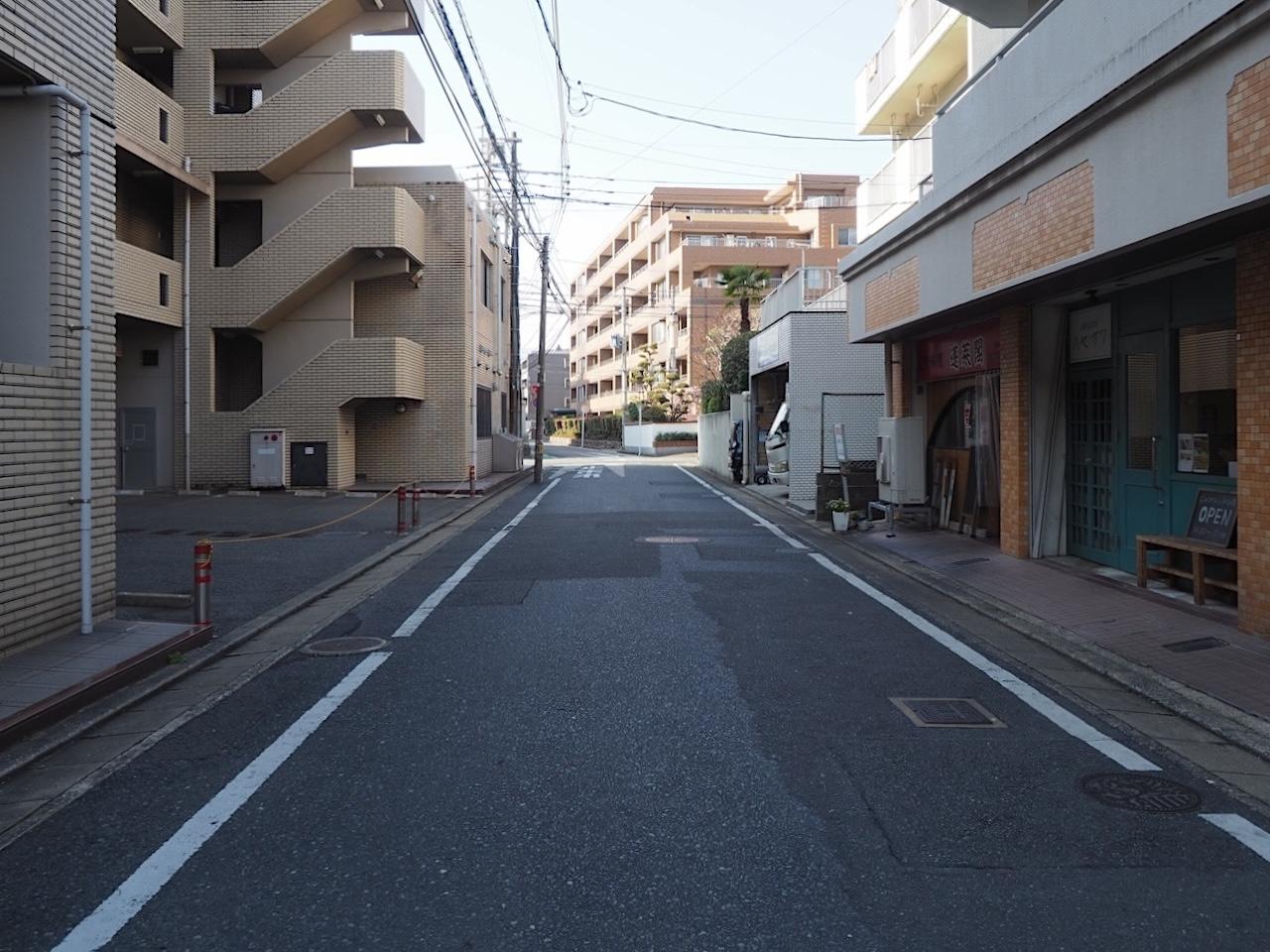 福岡市南区向野の売買物件/日赤通りから一つ入ったところ道。