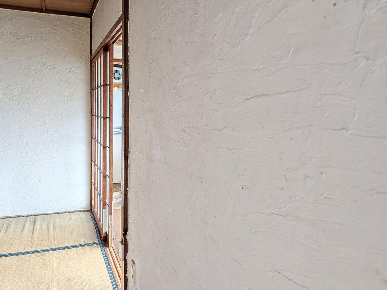 糸島市二丈吉井の売買物件/塗り壁の質感。