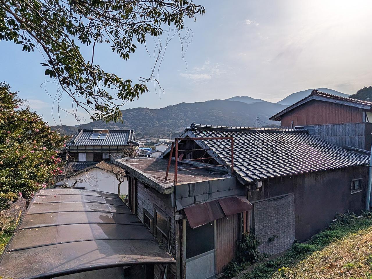 糸島市二丈吉井の売買物件/屋根に上って一息つくためのスペース&hellip;っぽいような。