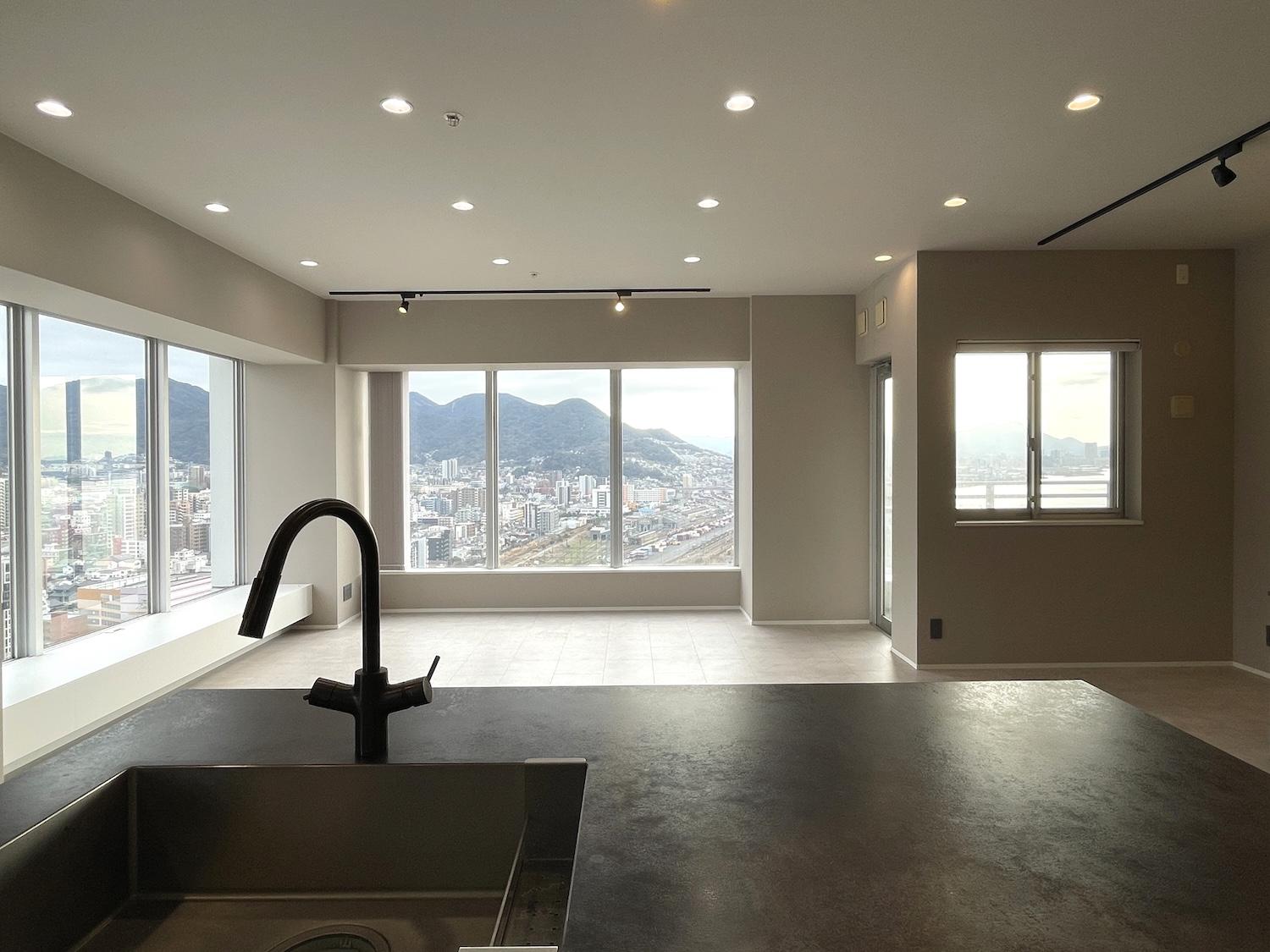 北九州市門司区大里本町の賃貸物件/料理をしながら窓からの景色を堪能できるんです