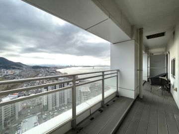 北九州市門司区大里本町の賃貸物件/24階、空に近い窓辺。