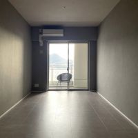 北九州市門司区大里本町の賃貸物件/9.6帖の洋室。各洋室からはバルコニーに出ることができます