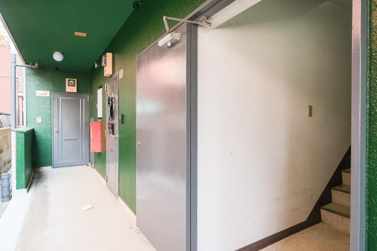 福岡市城南区鳥飼の賃貸物件/2階へはここから上がります。