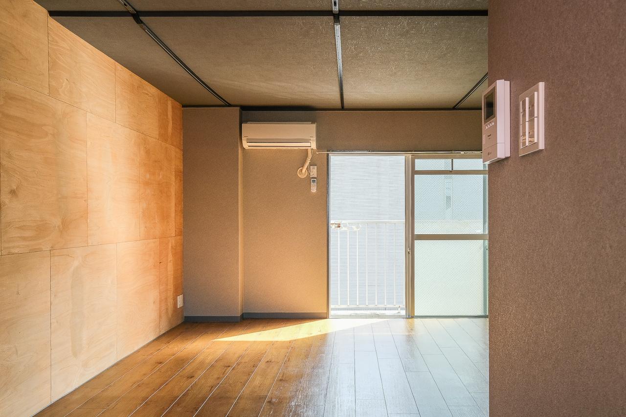 福岡市城南区鳥飼の賃貸物件/テラス側から入るやわらかな光も、この区画のいいところ。