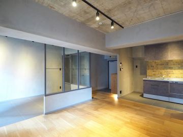 福岡市中央区舞鶴の売買物件/赤茶の作戦室