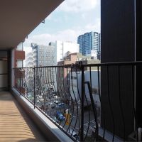 福岡市中央区舞鶴の売買物件/バルコニー。陽が差し込みます。