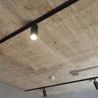 福岡市中央区舞鶴の売買物件/打ちっぱなしの天井。