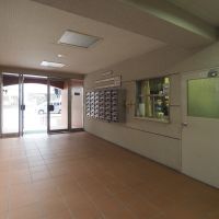 福岡市中央区舞鶴の売買物件/エントランス。管理人もいます。