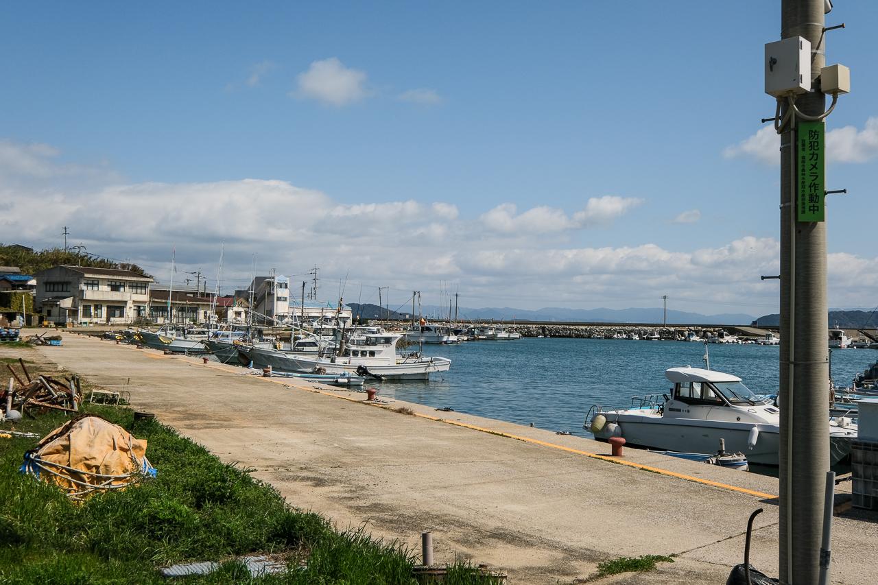 福岡市西区宮浦の売買物件/外に出ると、こんな風景。小さな漁港町です。
