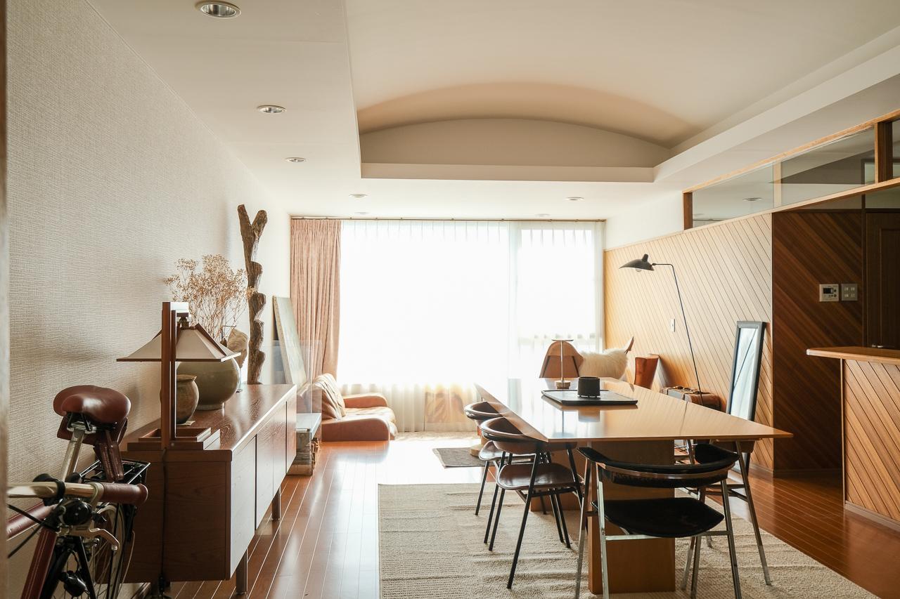 福岡市西区宮浦の売買物件/カーテン越しの時間もいい。