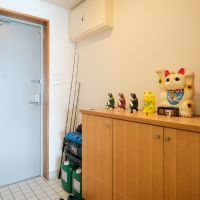 福岡市西区宮浦の売買物件/玄関。招き猫かわいいな。