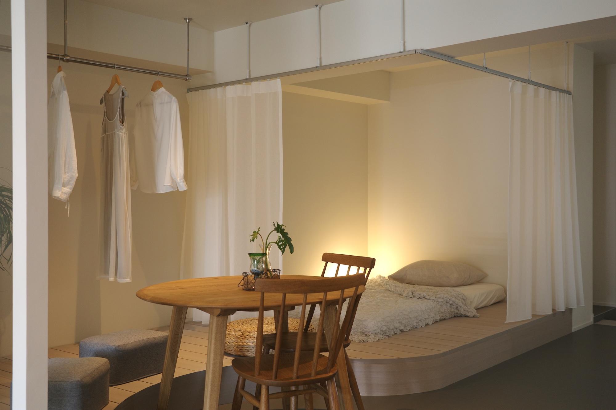 北九州市小倉北区大手町の売買物件/寝室空間はカーテンで仕切るタイプ。