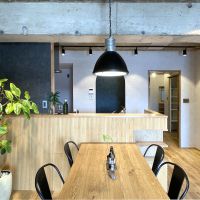 北九州市門司区旧門司の売買物件/コンクリートとウッドがうまく調和しています。