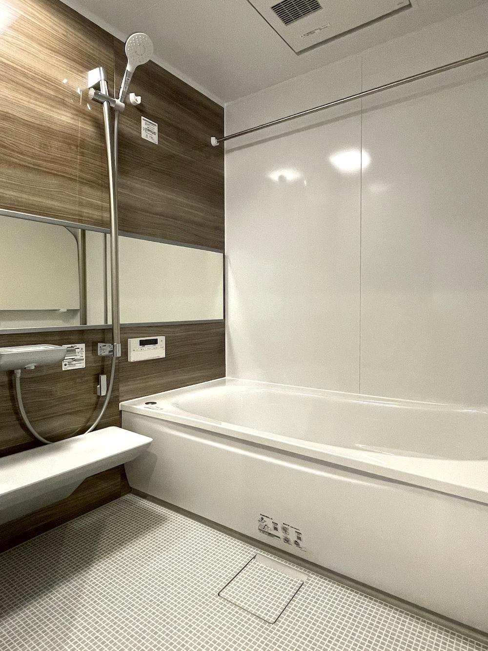 北九州市門司区旧門司の売買物件/ピカピカな浴室。