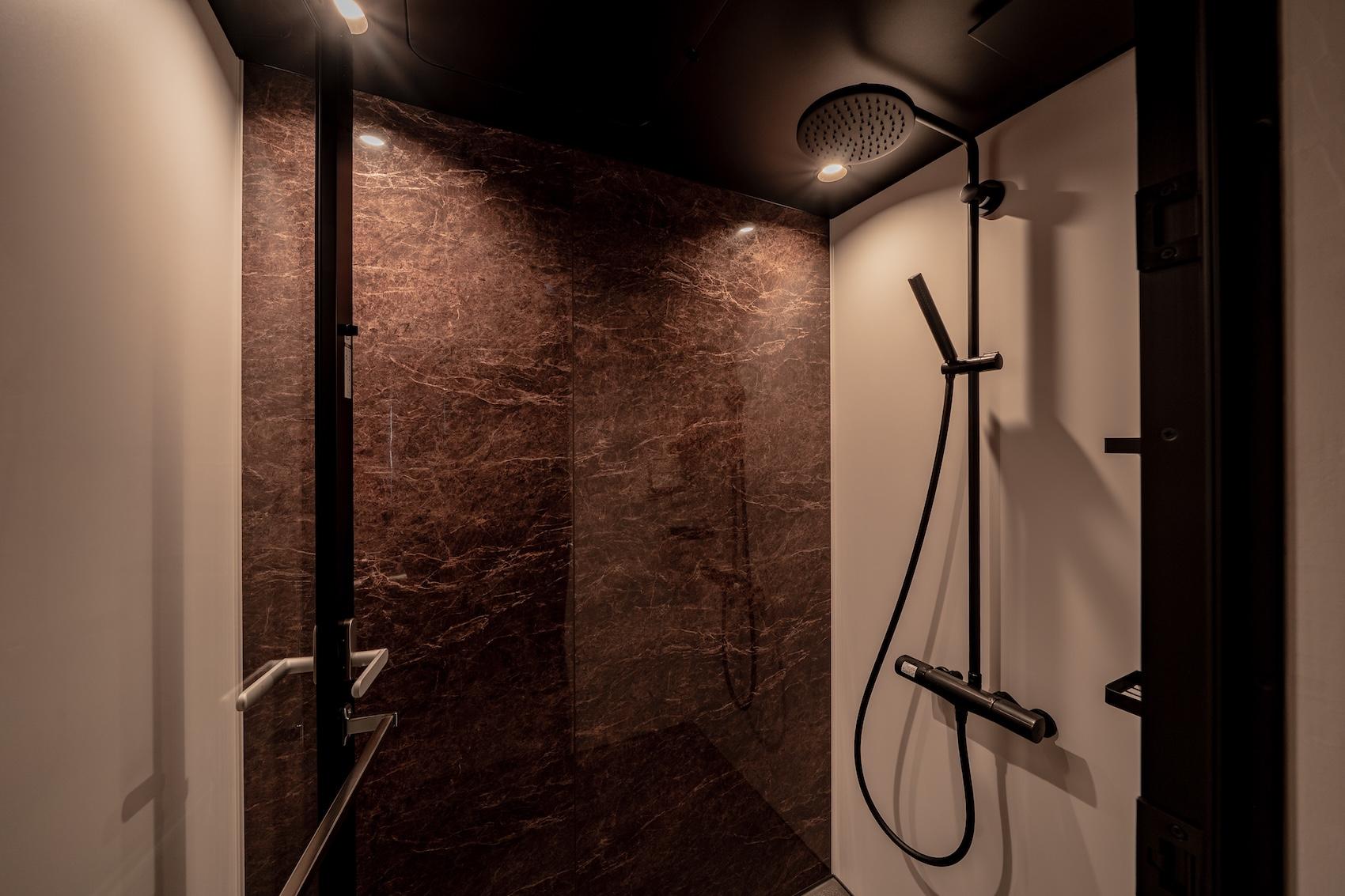 北九州市門司区旧門司の売買物件/高級感のあるシャワールーム。※浴槽はありません。