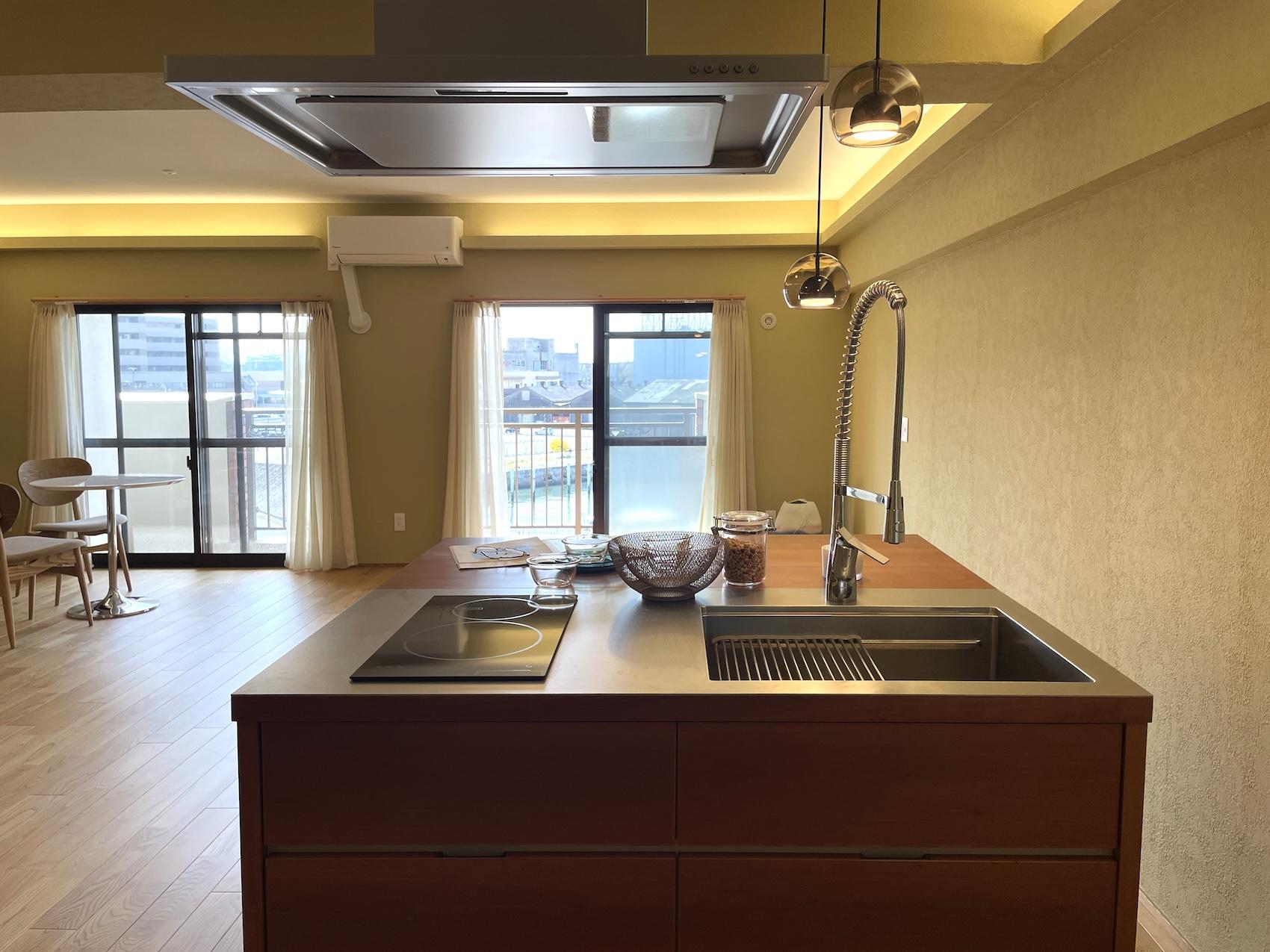 北九州市門司区旧門司の売買物件/無駄のないスタイリッシュなキッチン。