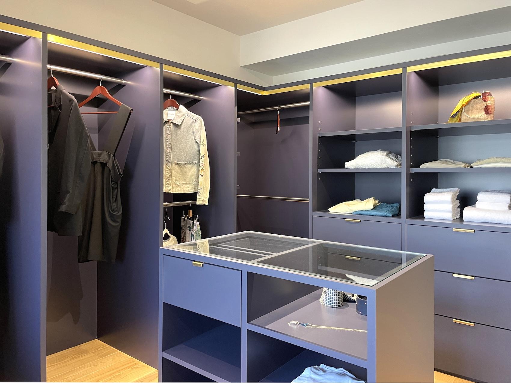 北九州市門司区旧門司の売買物件/服好きはテンション上がることでしょう。