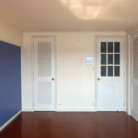 福岡市中央区大濠公園 の賃貸物件/ブルーのアクセントクロスで爽やかな内装です。