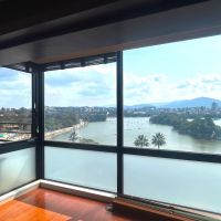 福岡市中央区大濠公園 の賃貸物件/窓辺には専用イスを置いて、自分だけの特等席にどうぞ。