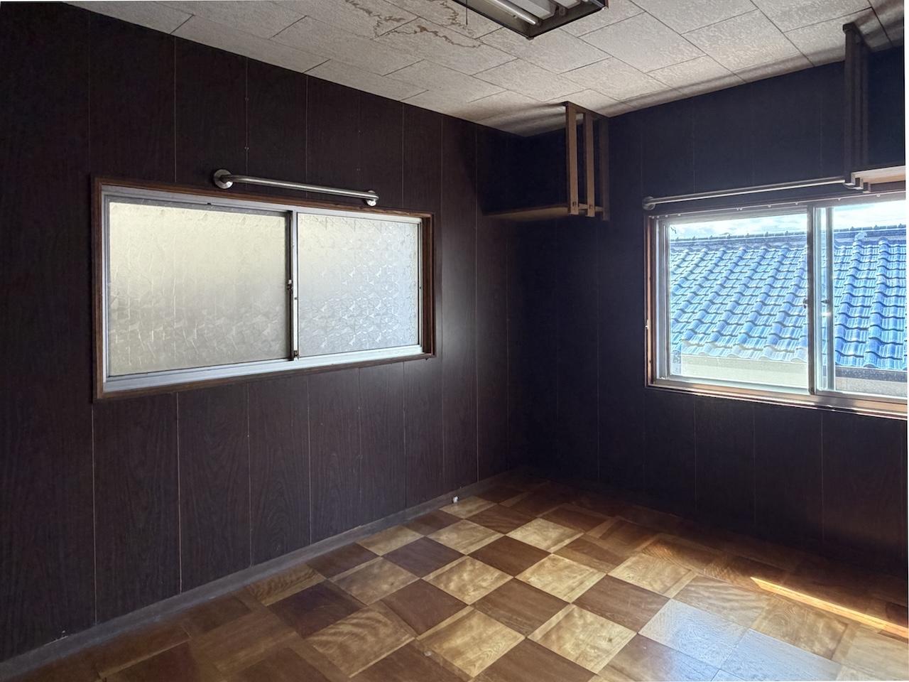 福岡市西区大字宮浦の賃貸物件/2階洋室2。どこかシックな雰囲気。